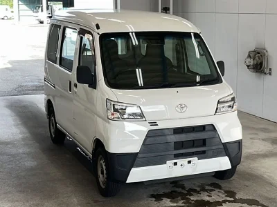 TOYOTA PIXIS VAN