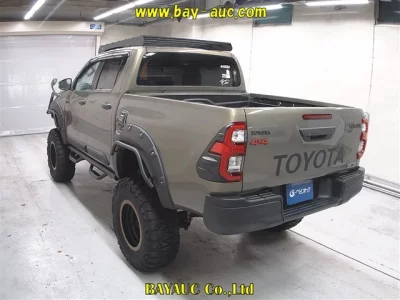 TOYOTA HILUX