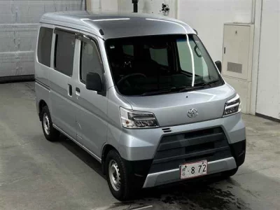 TOYOTA PIXIS VAN