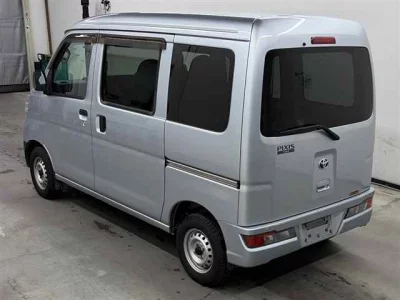 TOYOTA PIXIS VAN