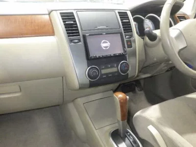 NISSAN TIIDA LATIO