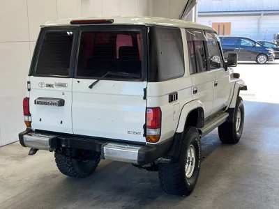 TOYOTA LAND CRUISER