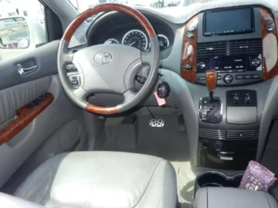 TOYOTA SIENNA