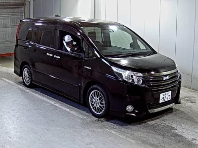 TOYOTA NOAH