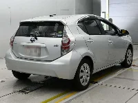Цена авто Toyota Aqua с аукционов Японии, номер кузова NHP10, пробег 99 000, оценка 2