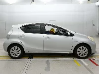 Цена авто Toyota Aqua с аукционов Японии, номер кузова NHP10, пробег 99 000, оценка 2