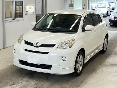 TOYOTA IST