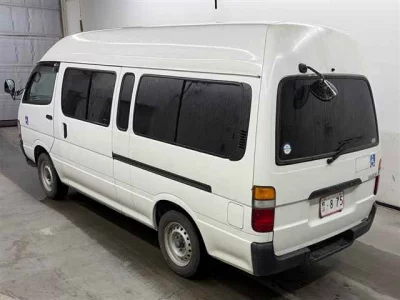 TOYOTA HIACE