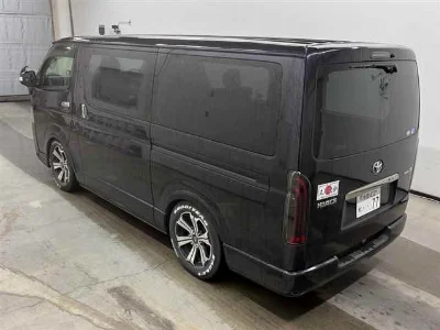 TOYOTA HIACE VAN