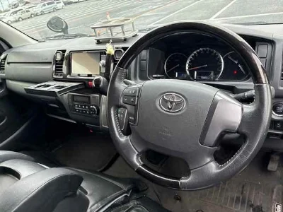 TOYOTA HIACE VAN