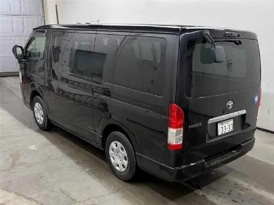 TOYOTA HIACE VAN