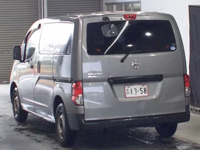 NISSAN NV200