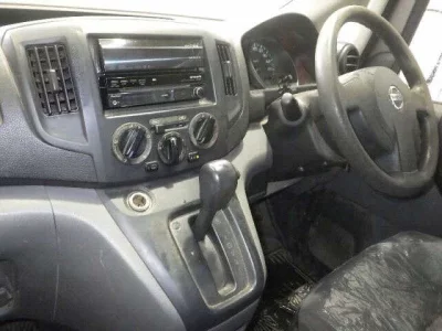 NISSAN NV200