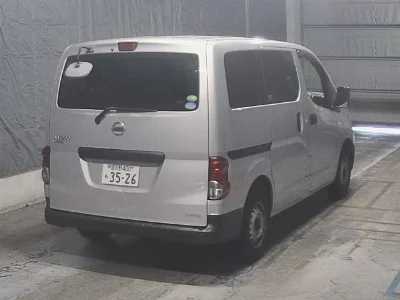 NISSAN NV200