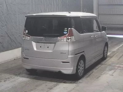 MITSUBISHI DELICA D2