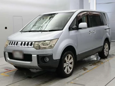MITSUBISHI DELICA D5