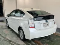 Цена авто Toyota Prius с аукционов Японии, номер кузова ZVW30, пробег 178 000, оценка 2
