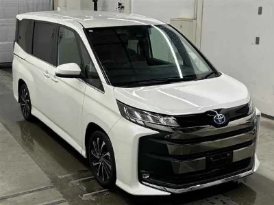 TOYOTA NOAH
