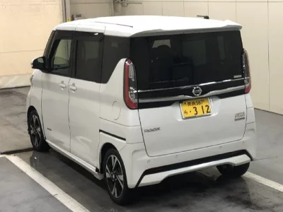 NISSAN ROOX