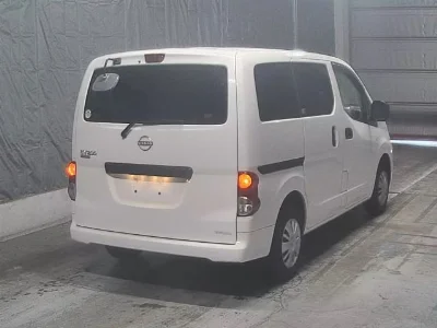 NISSAN NV200