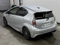 Цена авто Toyota Aqua с аукционов Японии, номер кузова NHP10, пробег 33 000, оценка 2
