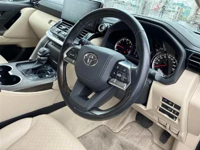 TOYOTA LAND CRUISER