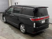 Цена авто Nissan Elgrand с аукционов Японии, номер кузова TE52, пробег 74 000, оценка 8
