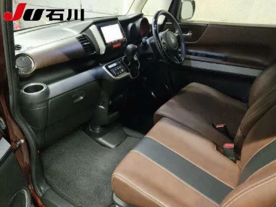 HONDA N BOX SLASH