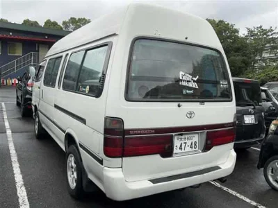 TOYOTA HIACE
