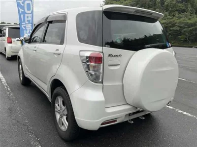 TOYOTA RUSH