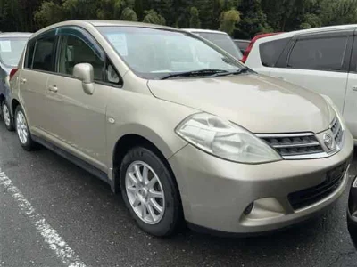 NISSAN TIIDA