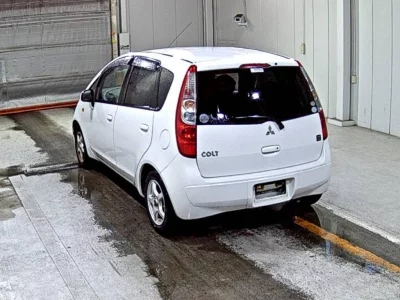 MITSUBISHI COLT
