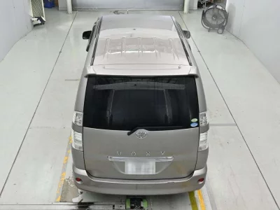 Статистика аукционов Toyota Voxy