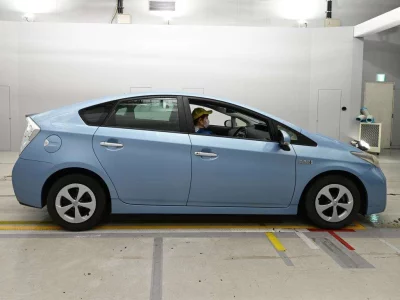 TOYOTA PRIUS PHV