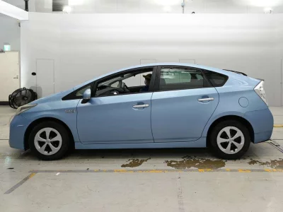 TOYOTA PRIUS PHV