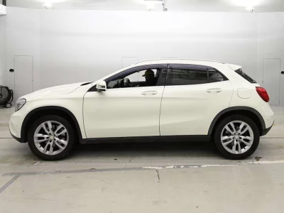 MERCEDES BENZ GLA