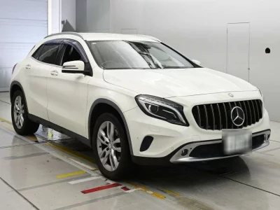 MERCEDES BENZ GLA