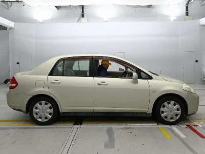 NISSAN TIIDA LATIO