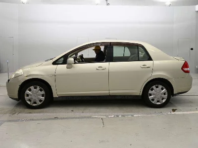 Nissan Tiida Latio