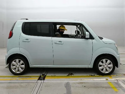 SUZUKI MRWAGON