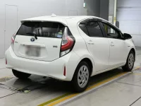 Цена авто Toyota Aqua с аукционов Японии, номер кузова NHP10, пробег 19 000, оценка 1