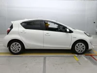 Цена авто Toyota Aqua с аукционов Японии, номер кузова NHP10, пробег 19 000, оценка 1