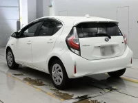 Цена авто Toyota Aqua с аукционов Японии, номер кузова NHP10, пробег 19 000, оценка 1