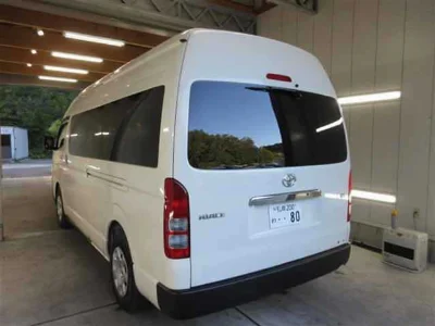TOYOTA HIACE
