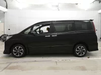 Цена авто Toyota Noah с аукционов Японии, номер кузова ZRR85W, пробег 141 000, оценка 8