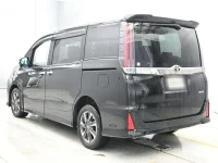 Цена авто Toyota Noah с аукционов Японии, номер кузова ZRR85W, пробег 141 000, оценка 8