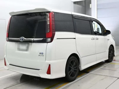 Статистика аукционов Toyota Noah