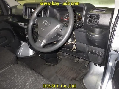 TOYOTA PIXIS VAN