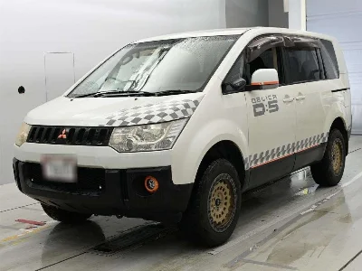 MITSUBISHI DELICA D5