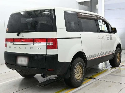 MITSUBISHI DELICA D5